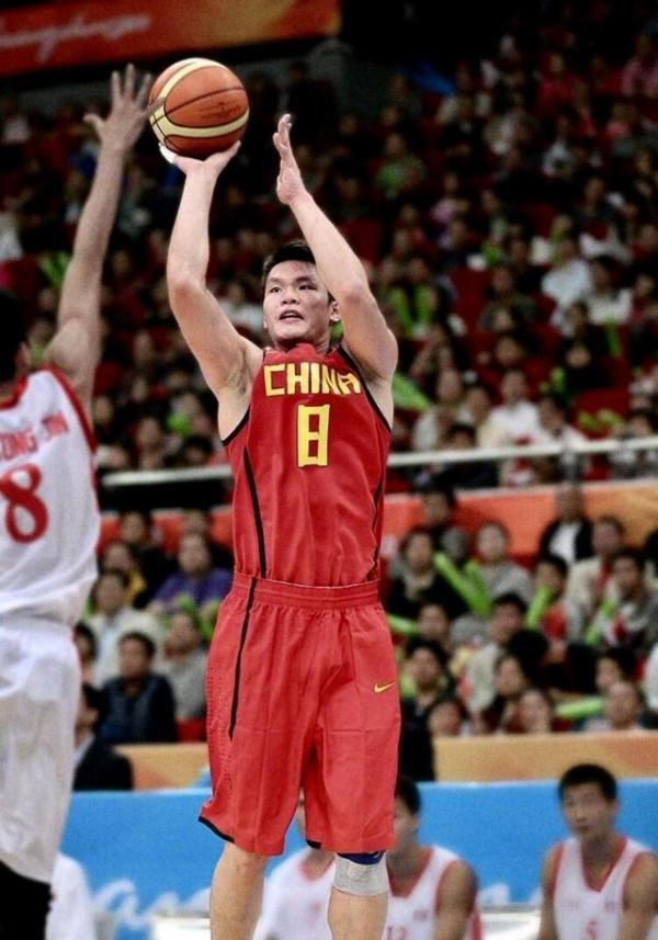 長文 | 中國籃球兩位名宿，李楠和朱芳雨，誰的生涯成就更高？