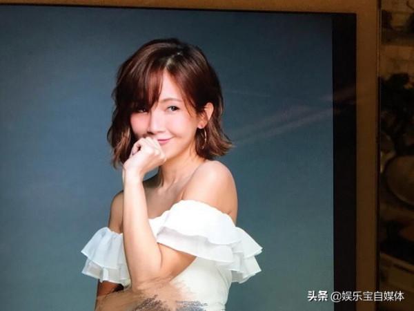鍾欣怡被女兒翻出寫真照，尷尬求助