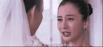 面目猙獰、嘶吼、搖頭晃腦，這些演員把感人的哭戲硬是演成了喜劇