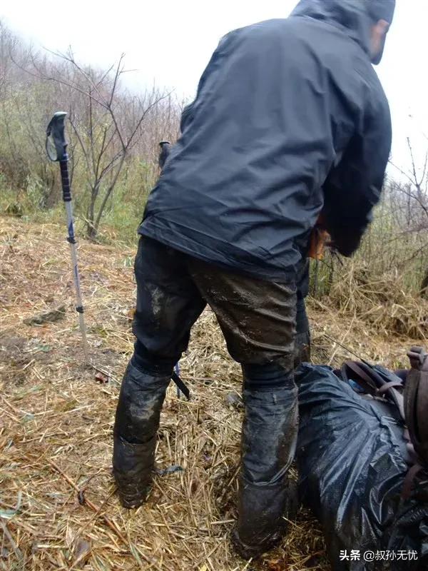 為何戶外旅行者喜歡買貴的野外裝備，而不喜歡結實耐用的軍用裝備