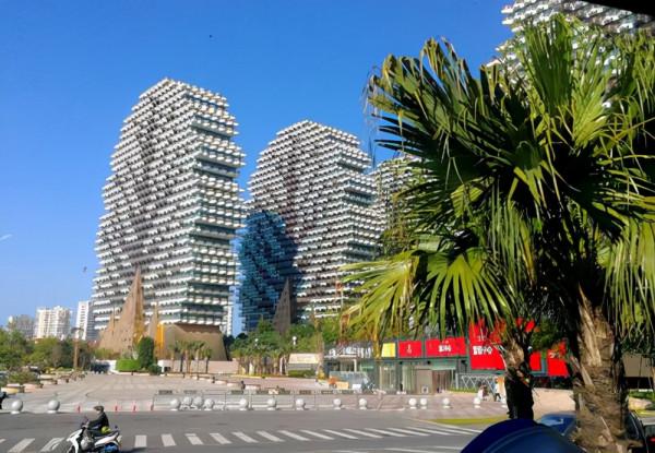 海南奇葩酒店大樓,建築就像棵大樹,極具吸引力,令人不可忽視 海南奇葩酒店大樓,建築就像棵大樹,極具吸引力,令人不可忽視