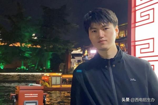 神級學霸!他師從院士,研發出“眼球控制輪椅”,三破世界紀錄 神級學霸!他師從院士,研發出“眼球控制輪椅”,三破世界紀錄