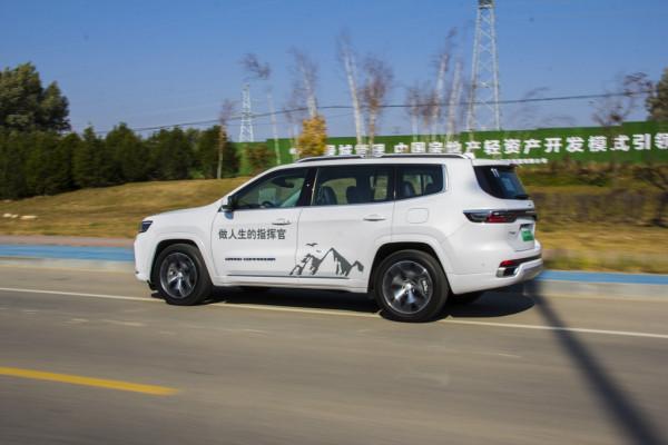 試駕Jeep新款大指揮官e，美式插混中型SUV有何不同？