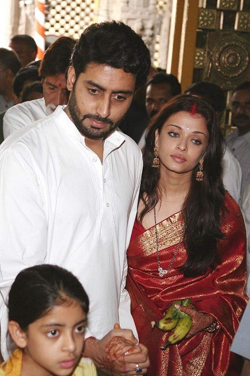 印度美人艾西瓦婭：產後胖成大嬸被罵，10歲女兒繼承了她的大眼睛