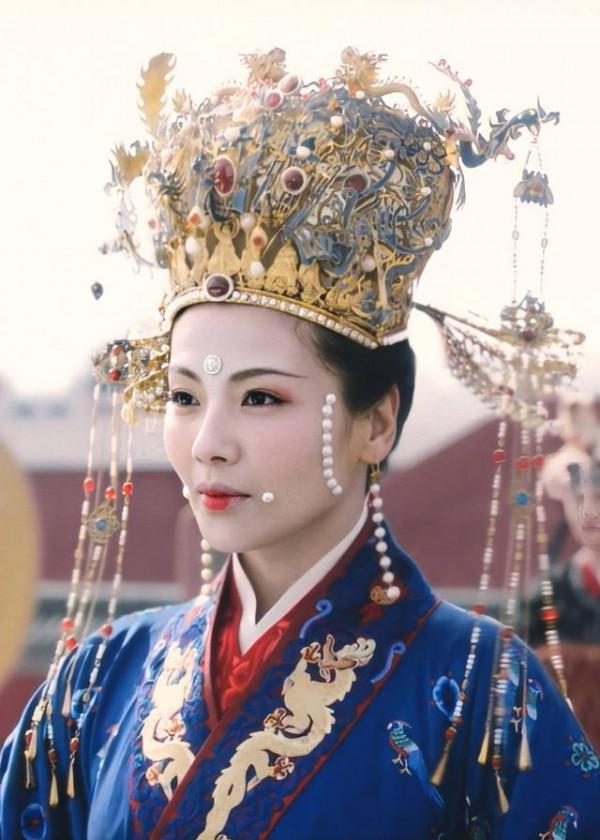 來！強行裝嫩的阿姨們，這6位女明星告訴你，超齡根本演不出少女