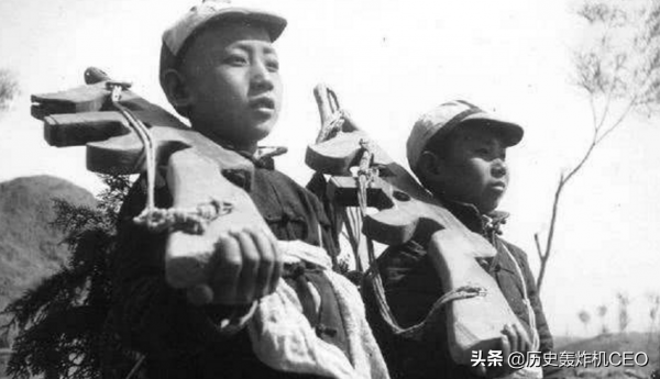 紅軍備受爭議的副軍長，建國甘願成為農民，窮困潦倒時遇到老戰友