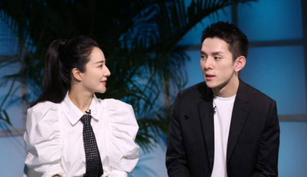 薇婭一手好牌打得稀爛，被罰13.41億的背後，吃足了低學歷的虧