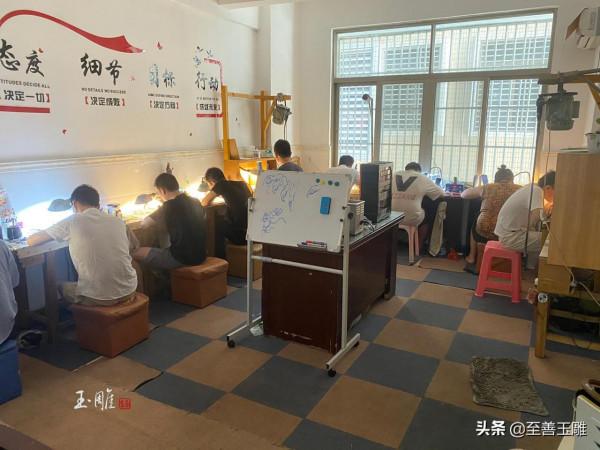 關於你不知道的玉雕師背後的艱辛,學玉雕容易嗎?前景怎麼樣 關於你不知道的玉雕師背後的艱辛,學玉雕容易嗎?前景怎麼樣