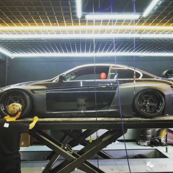 遼寧車友的寶馬E92逆向改裝，先選寬體後挑車你學到了嗎？