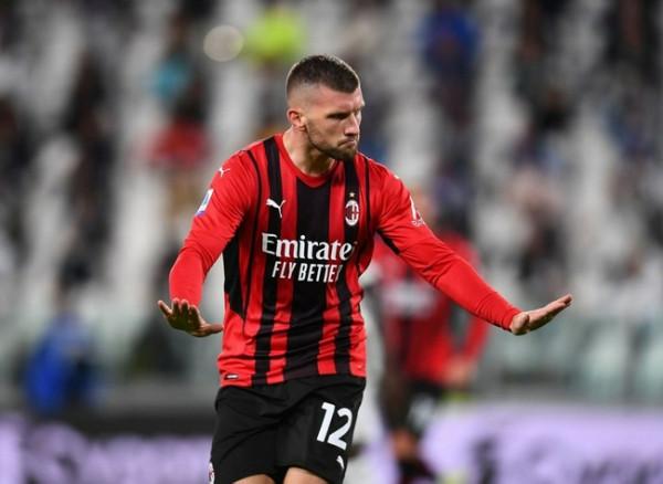 滿滿都是真愛，米蘭傷病天團看臺慶祝勝利