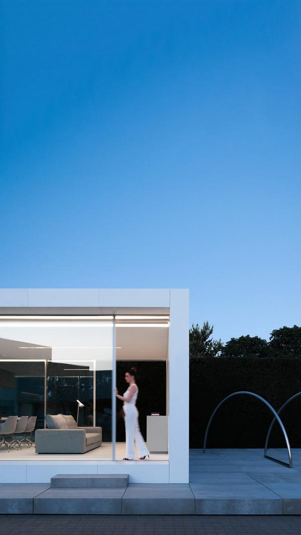 極簡主義創新型住宅:細節精確完美,居住空間冰冷又高階 極簡主義創新型住宅:細節精確完美,居住空間冰冷又高階