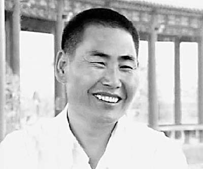 他，16歲收破爛，30歲昏迷8個月，40歲成河南首富，43歲獲刑20年