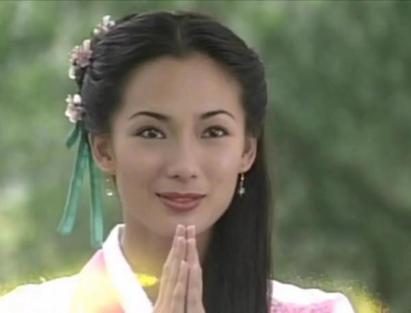 90年代神仙打架,8位新加坡古裝美人,個個花容月貌,秒殺網紅臉 90年代神仙打架,8位新加坡古裝美人,個個花容月貌,秒殺網紅臉