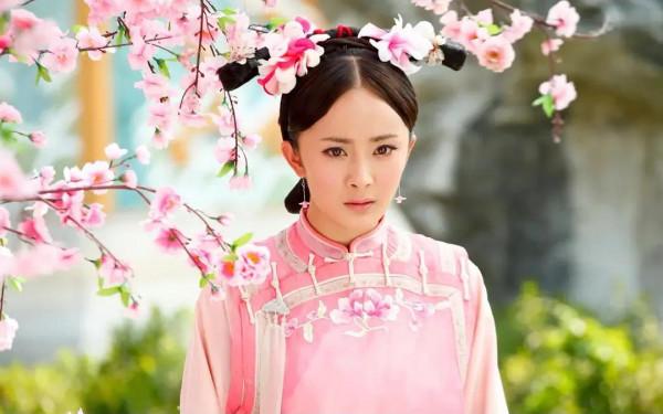 盤點楊冪這十八年來演過的角色 盤點楊冪這十八年來演過的角色