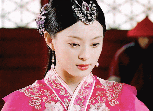 《甄嬛傳》播出10年演員變化大:女主顏值暴跌,女配卻成一線明星 《甄嬛傳》播出10年演員變化大:女主顏值暴跌,女配卻成一線明星