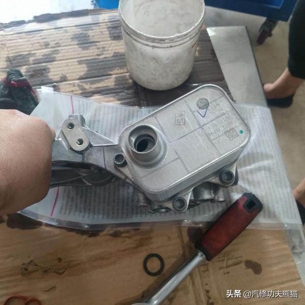 你們的奧迪燒機油是怎麼修的，我覺得這臺奧迪Q5燒機油的修法才對