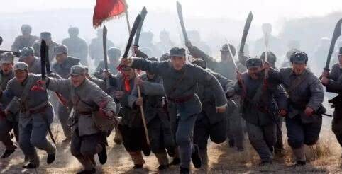 女兒喬遷之喜，81歲父親前來做客，看到牆上一幅日本畫，扭頭就走