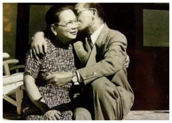 林語堂戀上富家女,遭其父親嫌棄,無奈娶女友的鄰居,遇一生真愛 林語堂戀上富家女,遭其父親嫌棄,無奈娶女友的鄰居,遇一生真愛