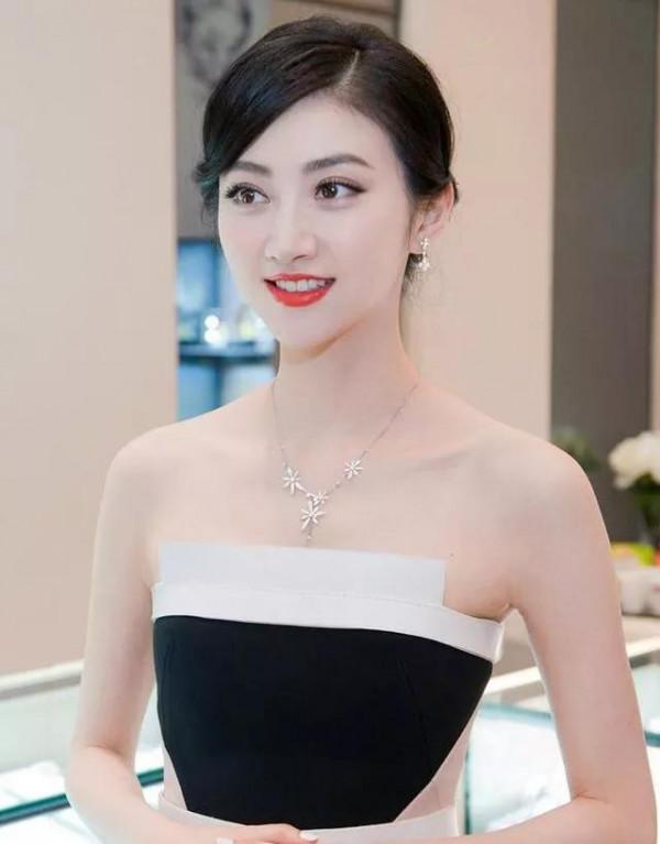 群芳鬥豔：景甜，楊冪，張天愛，唐嫣，楊穎，景甜，苗苗