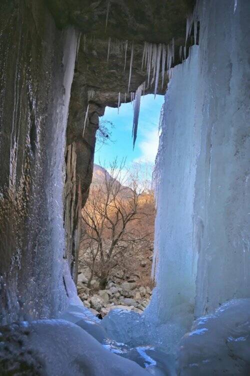 晶瑩剔透瑰麗奪目！元旦假期打卡彩石溪冰瀑