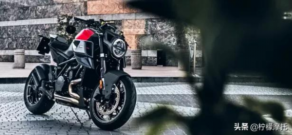 KTM攜手博速Brabus釋出1300R