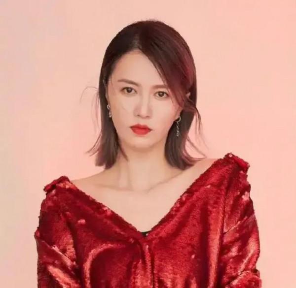 譚維維為了上春晚，21天成功減肥10斤，聲稱減肥減到打字都累