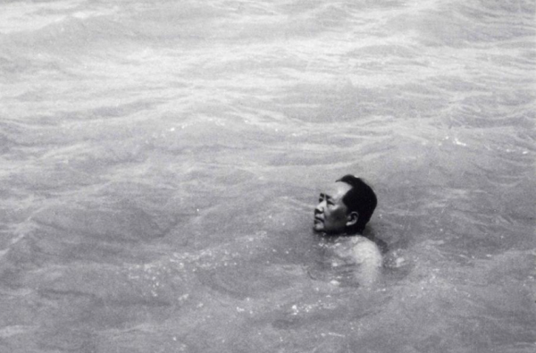 曾英勇救下主席，在情急時得罪林彪，這位軍委委員一生跌宕起伏