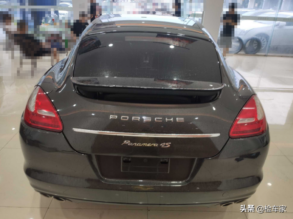 當年200多萬的保時捷帕拉梅拉,現在只要42萬!這車能買不? 當年200多萬的保時捷帕拉梅拉,現在只要42萬!這車能買不?