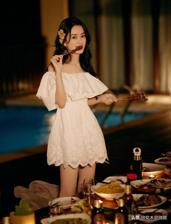 趙麗穎又&OpenCurlyDoubleQuote;嫩&rdquo;回來了，穿露臍t搭綠色開衫超甜，少女感十足