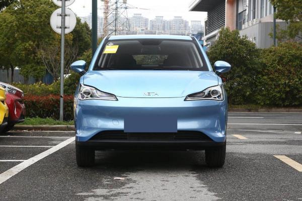 低價SUV，門檻5.99萬、最大續航401km，哪吒V適合家庭代步嗎？