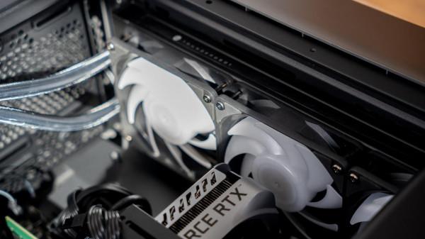 聊一款效能提升明顯的品牌桌上型電腦：雷神911黑武士4&plus;