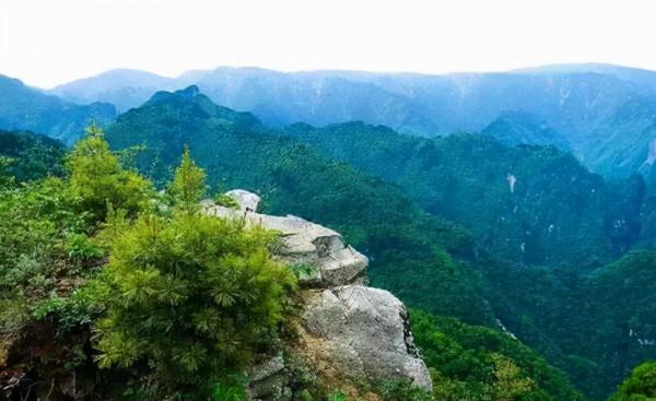 秦嶺深處的幽靜小鎮，有山有水，是不少詩人心中的世外桃源