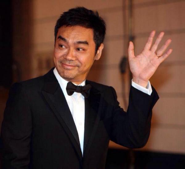 劉青雲夫婦現身菜市場，身家上億打扮樸素，結婚24年無兒女仍恩愛