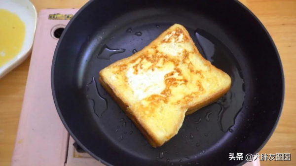 一切就爆漿，阿華田髒髒吐司，顏值不高卻超級好吃