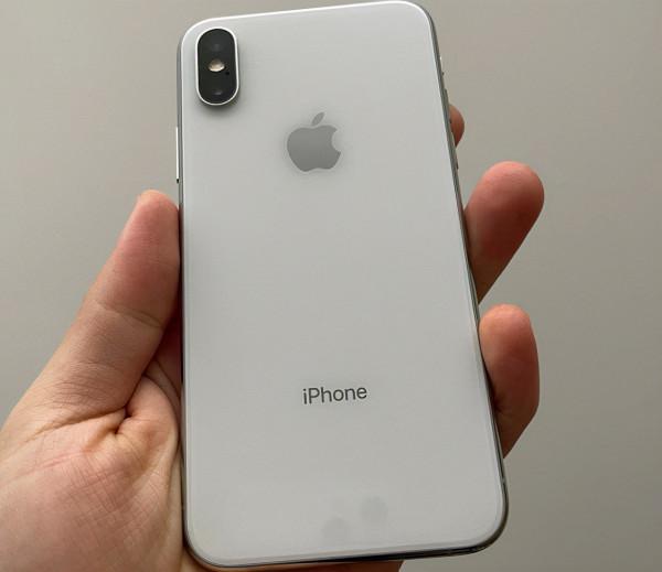 國行原裝iPhoneXS 256GB只要1500？網友：怎麼可能，肯定是翻新機