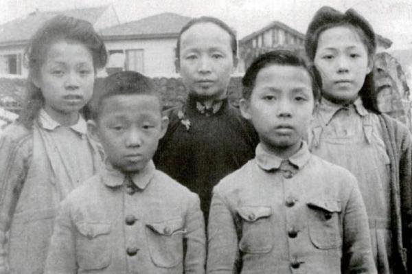 上海解放，陳毅收到求助信，才知：本地有100多抗日英雄窮困潦倒