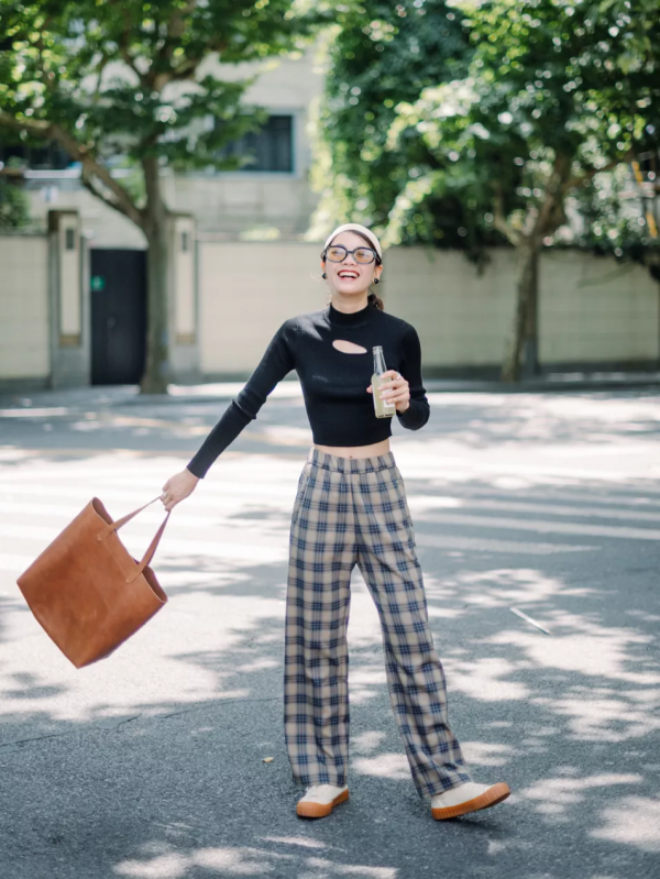 還在穿“打底褲”嗎?現在流行這麼穿,保暖又顯瘦 還在穿“打底褲”嗎?現在流行這麼穿,保暖又顯瘦