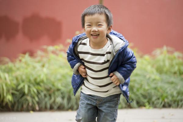撿來的哥少年老成,妹卻因哥與父母住在一起而選擇與丈夫離婚 撿來的哥少年老成,妹卻因哥與父母住在一起而選擇與丈夫離婚