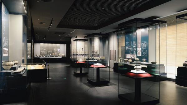 跟隨《登場了!洛陽》,探訪最早的中國,二里頭夏都遺址 跟隨《登場了!洛陽》,探訪最早的中國,二里頭夏都遺址