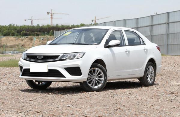 工薪族買車，價格越低越好，這三款不但省油，保養還便宜