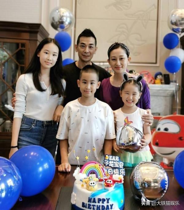 9位武打男星背後的女人，貌美如花迷倒瀟灑硬漢，個個都不簡單