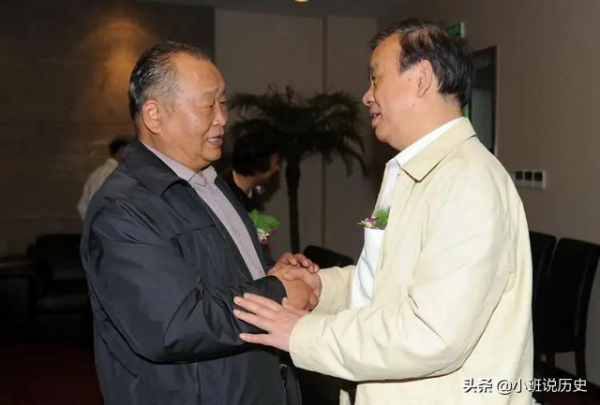 他16歲入黨，後來成為副省長，4年之後，56歲的他成為浙江省長