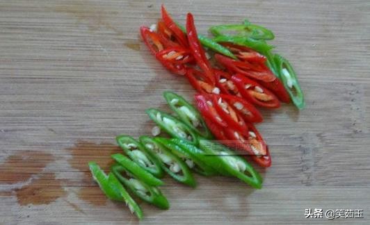 肉沫豆腐雞蛋羹，這口感，這營養簡直爆棚了，太美味了