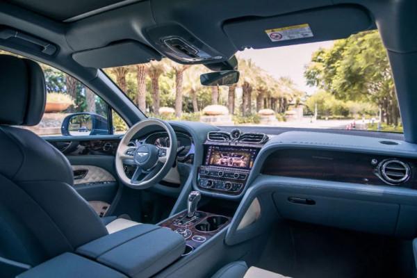 賓利的第一份新能源答卷,試駕添越PHEV 賓利的第一份新能源答卷,試駕添越PHEV