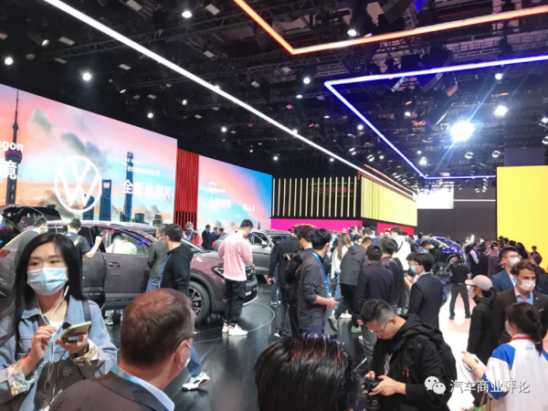 高薪和失業,汽車行業裡的兩個世界 高薪和失業,汽車行業裡的兩個世界