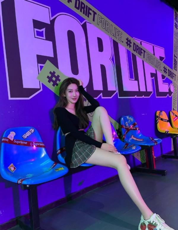 都美竹曬近照：重返舞蹈室學舞，退學之後要考藝術學院？