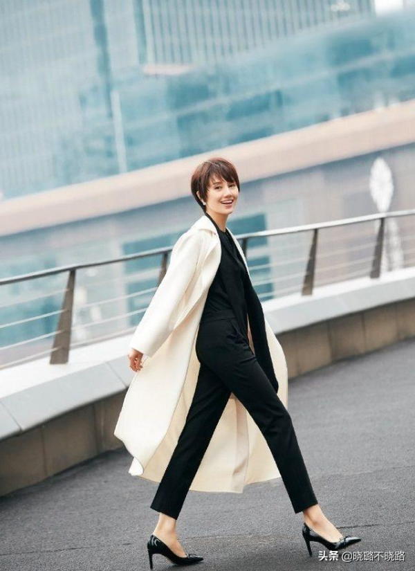 奔五奔六的女人，少穿這3種“顯老色”！顯老又土氣，看著很廉價