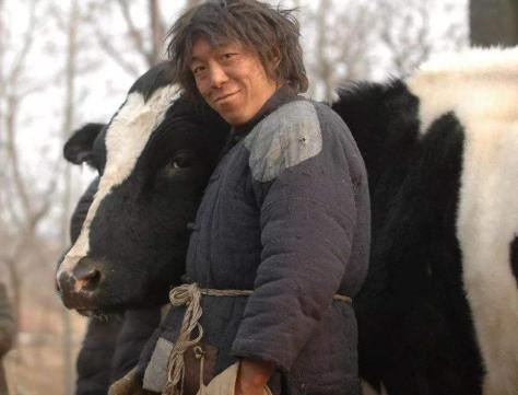 娶了初戀，幾十年無緋聞的6位男星，真的很不容易