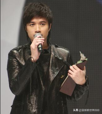 盤點香港叱吒樂壇男歌手十大贏家：為何劉德華一次金獎都拿不到？