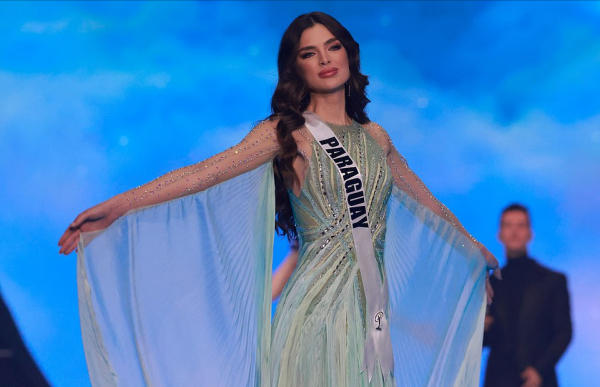 21歲印度美女獲“環球小姐”冠軍!穿水鑽裙戴鑽石皇冠,好驚豔啊 21歲印度美女獲“環球小姐”冠軍!穿水鑽裙戴鑽石皇冠,好驚豔啊